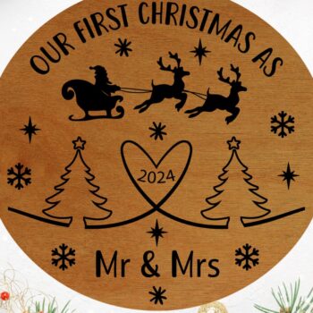 Intra απο ξύλο plywood 3mm-4mm πάχος – Τα πρώτα μας Χριστούγεννα ως κύριος και κυρία 2024 Δίασταση 20x20 cm INTRAFABR-106259644 - Image 1