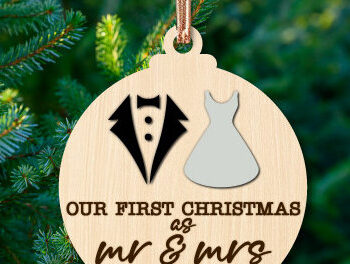 Intra απο ξύλο plywood 3mm-4mm πάχος – Το πρώτο μας Χριστουγεννιάτικο στολίδι ως Mr & Mrs Δίασταση 20x20 cm INTRAFABR-81892073 - Image 1