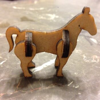 Intra απο ξύλο plywood 3mm-4mm πάχος - Μικροσκοπικό Άλογο Δίασταση 30x30 cm Intraeaxys-e1g53gxo - Image 1