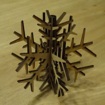 Intra απο ξύλο plywood 3mm-4mm πάχος - Διακόσμηση χιονονιφάδας 100mm Δίασταση 30x30 cm Intraeaxys-pok34g97 - Image 1