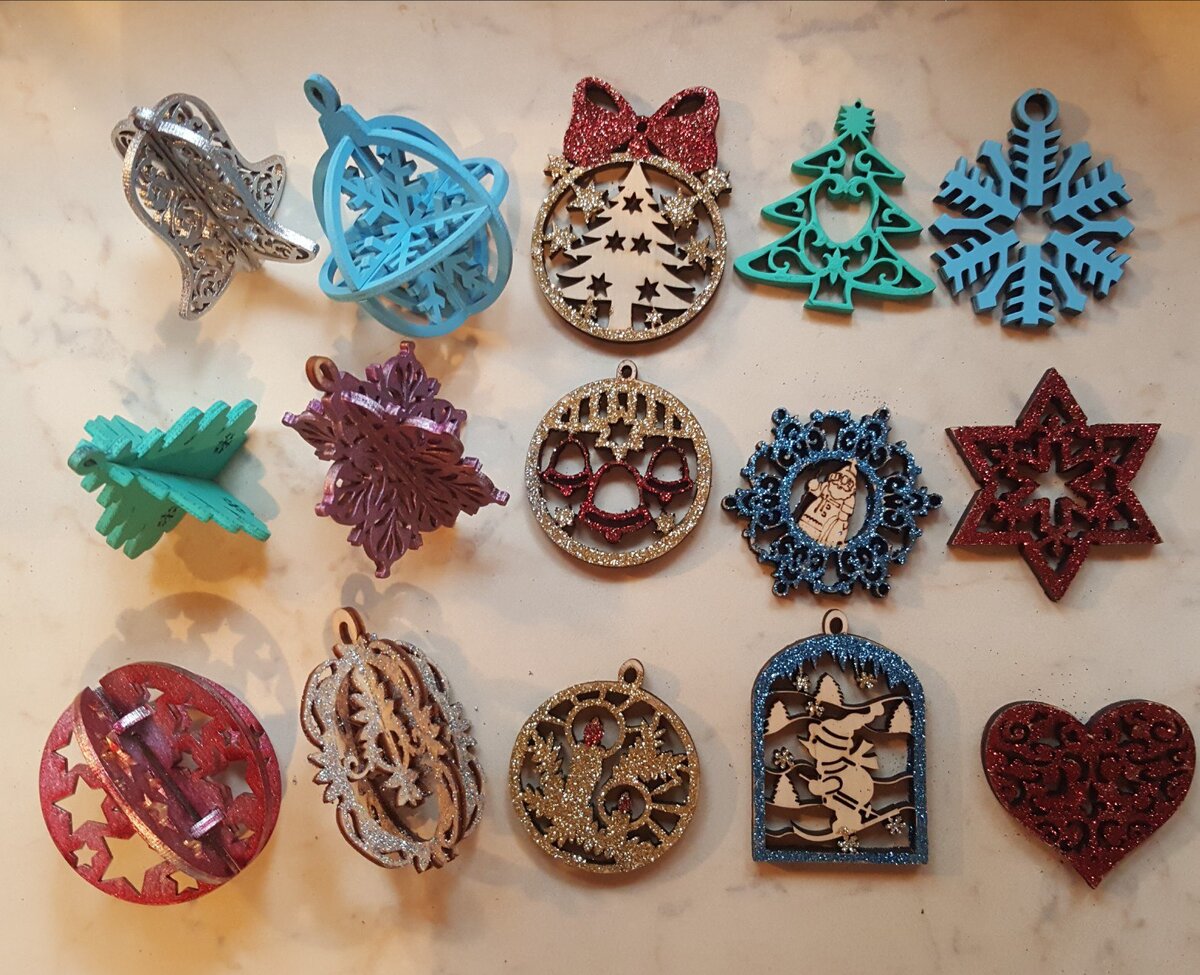 Intra απο ξύλο plywood 3mm-4mm πάχος - Μοναδικά χριστουγεννιάτικα στολίδια Δίασταση 10x10 cm Intraeaxys-yon0yqp7