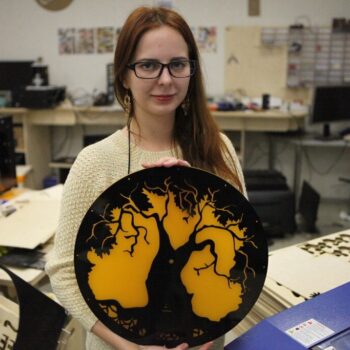 Intra απο ξύλο plywood 3mm-4mm πάχος - Ακρυλικό ρολόι τοίχου δέντρου Δίασταση 20x20 cm Intraeaxys-91jd9vg1 - Image 1