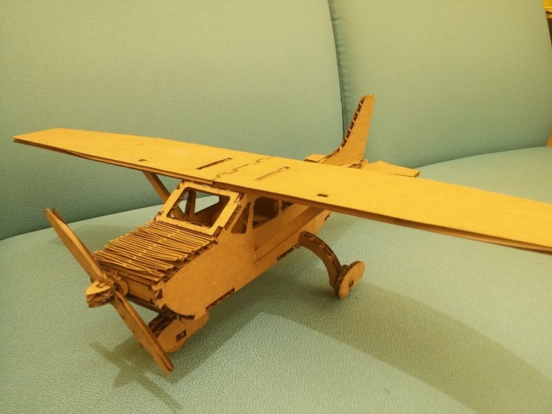 Intra απο ξύλο plywood 3mm-4mm πάχος - Αεροπλάνο Cessna από χαρτόνι Δίασταση 30x30 cm Intraeaxys-qommllpo