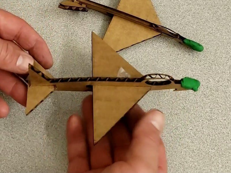 Intra απο ξύλο plywood 3mm-4mm πάχος - Tinkercad Tiny Jet and Launcher Δίασταση 30x30 cm Intraeaxys-voqd2wj1