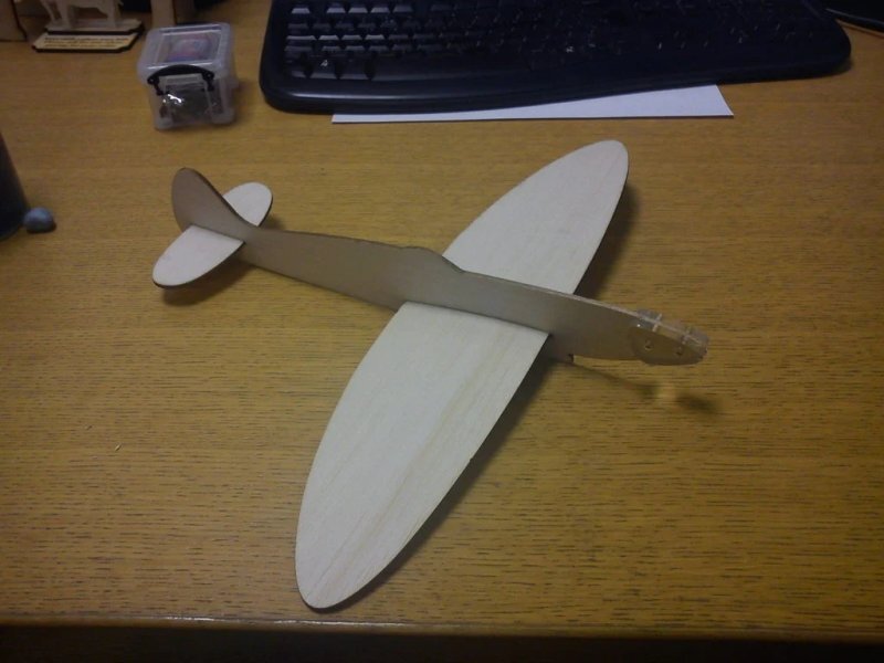 Intra απο ξύλο plywood 3mm-4mm πάχος - 350mm Wingspan Balsa Spitfire Glider Δίασταση 30x30 cm Intraeaxys-6o384yk1