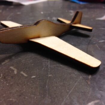 Intra απο ξύλο plywood 3mm-4mm πάχος - P-51 Mustang Δίασταση 30x30 cm Intraeaxys-pok32r87 - Image 1