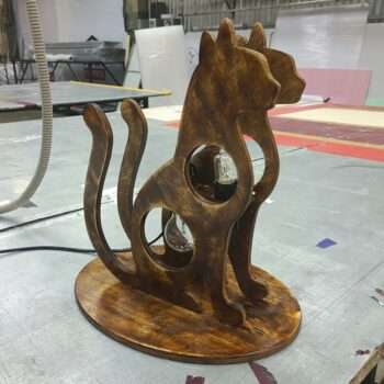 Intra απο ξύλο plywood 3mm-4mm πάχος - Φωτιστικό σε σχήμα γάτας Δίασταση 30x30 cm Intraeaxys-zo9yd0w7 - Image 1