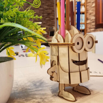 Intra απο ξύλο plywood 3mm-4mm πάχος - Minion Μολυβοθήκη για Παιδιά Δίασταση 30x30 cm Intraeaxys-r7vmn2k7 - Image 3