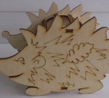 Intra απο ξύλο plywood 3mm-4mm πάχος - Μολυβοθήκη Hedgehog Δίασταση 30x30 cm Intraeaxys-51rrzyr1 - Image 1