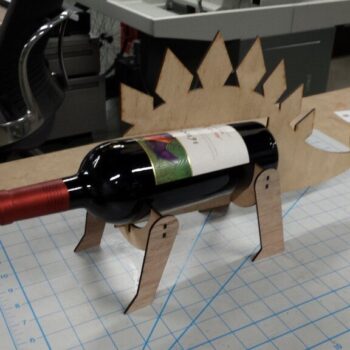 Intra απο ξύλο plywood 3mm-4mm πάχος - Σχάρα κρασιού Stegosaurus Δίασταση 30x30 cm Intraeaxys-voq2pvdo - Image 1