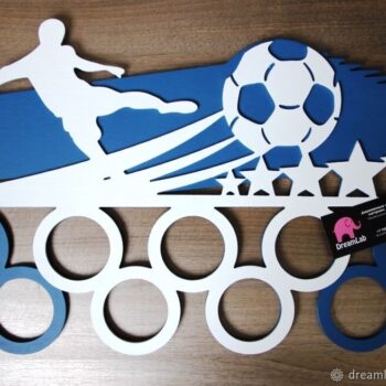 Intra απο ξύλο plywood 3mm-4mm πάχος - Medalnitsa Futbolist – Κρεμάστρα μεταλλίων Δίασταση 30x30 cm Intraeaxys-91jd04p1 - Image 1