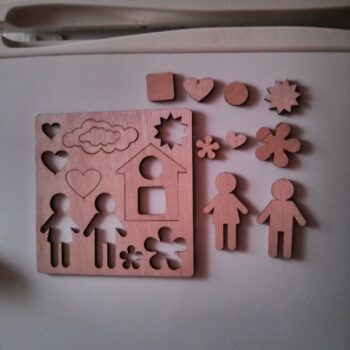 Intra απο ξύλο plywood 3mm-4mm πάχος - Πρότυπο Ξύλινο Παζλ Μοντέρνα Εκπαιδευτικά Παιχνίδια για Παιδιά Δίασταση 30x30 cm Intraeaxys-e1gklydo - Image 1