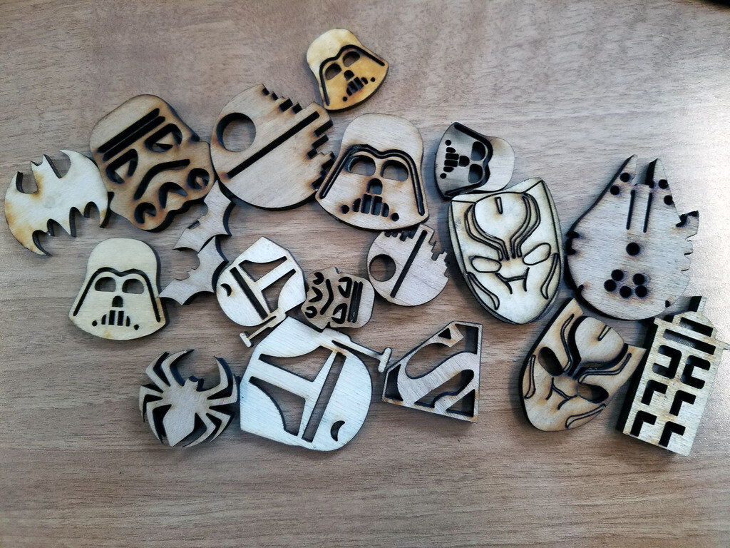 Intra απο ξύλο plywood 3mm-4mm πάχος - Μαρτυρικά ποπ κουλτούρας Δίασταση 30x30 cm Intraeaxys-67wljww1