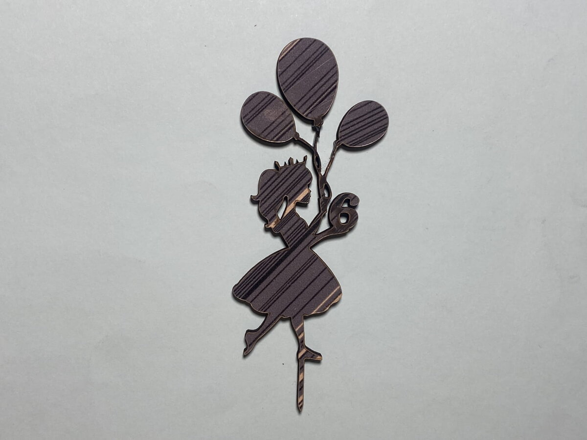 Intra απο ξύλο plywood 3mm-4mm πάχος - Κορίτσι με τούρτα γενεθλίων με μπαλόνι Δίασταση 30x30 cm Intraeaxys-voq205jo