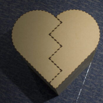 Intra απο ξύλο plywood 3mm-4mm πάχος - Ξύλινο σκαμπό καρδιάς Δίασταση 30x30 cm Intraeaxys-ro6yp2n7 - Image 4