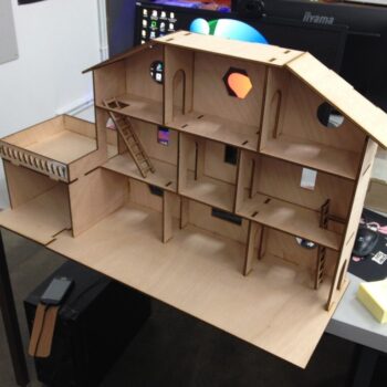 Intra απο ξύλο plywood 3mm-4mm πάχος - Μεγάλο κουκλόσπιτο Playmobil House Δίασταση 40x50 cm Intraeaxys-pok3zx87 - Image 1