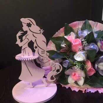 Intra απο ξύλο plywood 3mm-4mm πάχος - Χαριτωμένη θήκη χαρτοπετσέτας για κορίτσι Δίασταση 30x30 cm Intraeaxys-e1gk2pyo - Image 1