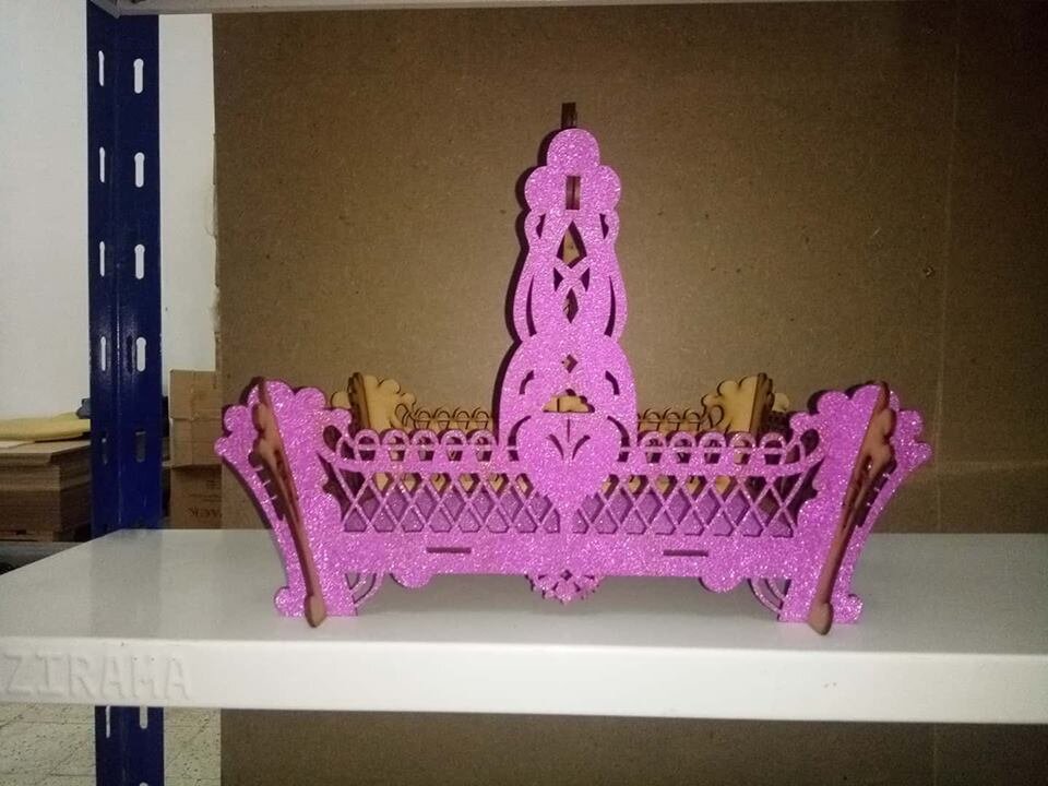 Intra απο ξύλο plywood 3mm-4mm πάχος - Καλάθι λουλουδιών Καλάθι δώρου με καραμέλα Δίασταση 30x30 cm Intraeaxys-voq2n95o