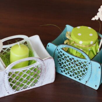 Intra απο ξύλο plywood 3mm-4mm πάχος - Καλάθι δώρου με μέλι Δίασταση 30x30 cm Intraeaxys-zo9y4ye7 - Image 1