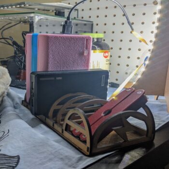 Intra απο ξύλο plywood 3mm-4mm πάχος - 18650 Battery Pack Stand Δίασταση 20x20 cm Intraeaxys-075y6w8o - Image 3