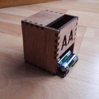 Intra απο ξύλο plywood 3mm-4mm πάχος - Στοιβαζόμενη βάση μπαταρίας Δίασταση 30x30 cm Intraeaxys-r7vm32z7 - Image 1