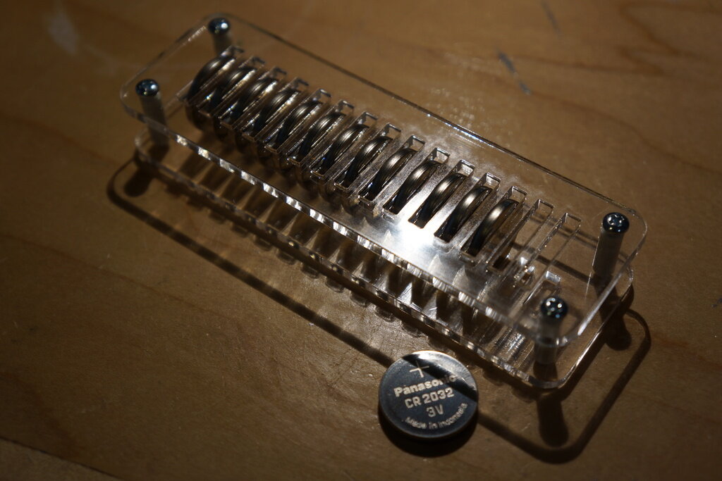 Intra απο ξύλο plywood 3mm-4mm πάχος - CR2032 Θήκη κελιών νομισμάτων Δίασταση 30x30 cm Intraeaxys-voq28x5o