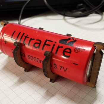 Intra απο ξύλο plywood 3mm-4mm πάχος - 26650 Βάση μπαταρίας 3mm Δίασταση 30x30 cm Intraeaxys-r1z2n5m1 - Image 1