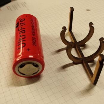 Intra απο ξύλο plywood 3mm-4mm πάχος - 26650 Βάση μπαταρίας 3mm Δίασταση 30x30 cm Intraeaxys-r1z2n5m1 - Image 3