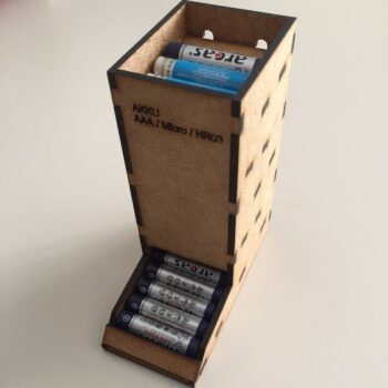 Intra απο ξύλο plywood 3mm-4mm πάχος - Βάση μπαταρίας ΑΑΑ Δίασταση 30x30 cm Intraeaxys-lopqzlk7 - Image 1