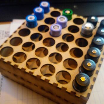 Intra απο ξύλο plywood 3mm-4mm πάχος - 18650 Battery Storage Box 3mm Δίασταση 30x30 cm Intraeaxys-r1z2exp1 - Image 1