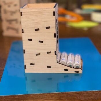 Intra απο ξύλο plywood 3mm-4mm πάχος - Διανομέας μπαταριών AA & AAA Δίασταση 30x30 cm Intraeaxys-ro6ygm37 - Image 4