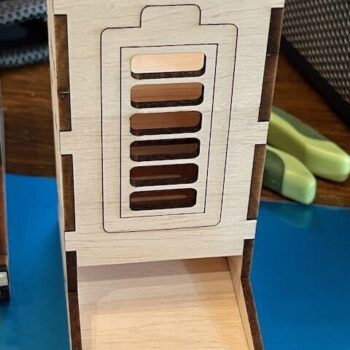 Intra απο ξύλο plywood 3mm-4mm πάχος - Διανομέας μπαταριών AA & AAA Δίασταση 30x30 cm Intraeaxys-ro6ygm37 - Image 5