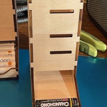 Intra απο ξύλο plywood 3mm-4mm πάχος - Διανομέας μπαταριών AA & AAA Δίασταση 30x30 cm Intraeaxys-ro6ygm37 - Image 7