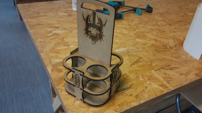 Intra απο ξύλο plywood 3mm-4mm πάχος - Πακέτο μπύρας Δίασταση 20x20 cm Intraeaxys-e1g5ke8o