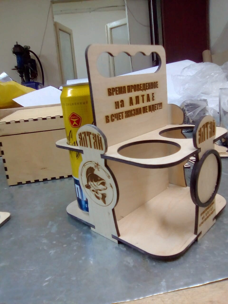 Intra απο ξύλο plywood 3mm-4mm πάχος - Κόντρα πλακέ Beer Carrier Beer Caddy Δίασταση 30x30 cm Intraeaxys-r1z2gkp1