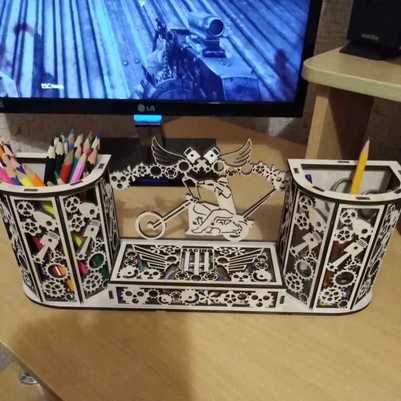 Intra απο ξύλο plywood 3mm-4mm πάχος - Μοτοσικλέτα Biker Desk Organizer Στυλό και Κάρτα Δίασταση 30x30 cm Intraeaxys-p7ymymr7