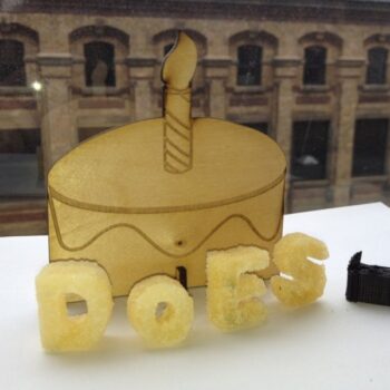 Intra απο ξύλο plywood 3mm-4mm πάχος - Τούρτα γενεθλίων Δίασταση 30x30 cm Intraeaxys-d1lm2g6o - Image 1