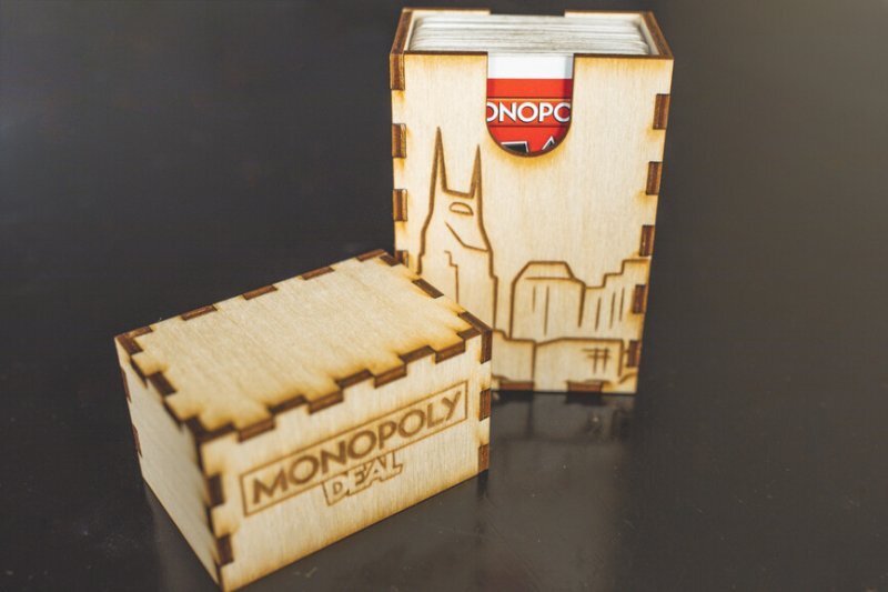 Intra απο ξύλο plywood 3mm-4mm πάχος - Monopoly Deal Box (Νάσβιλ) Δίασταση 30x30 cm Intraeaxys-m1dd69e1
