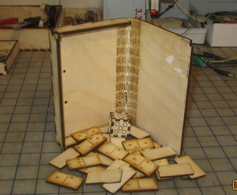 Intra απο ξύλο plywood 3mm-4mm πάχος - Dominos And Box Δίασταση 30x30 cm Intraeaxys-eo058x91