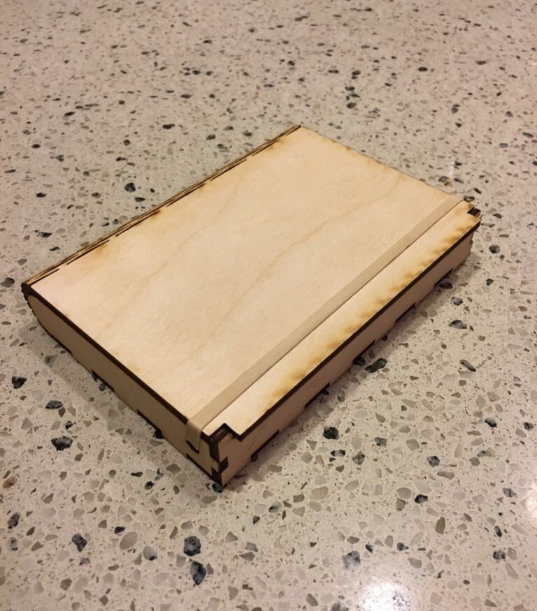 Intra απο ξύλο plywood 3mm-4mm πάχος - Κιβώτιο μεντεσέδων Living 3mm Δίασταση 30x30 cm Intraeaxys-075y2y3o