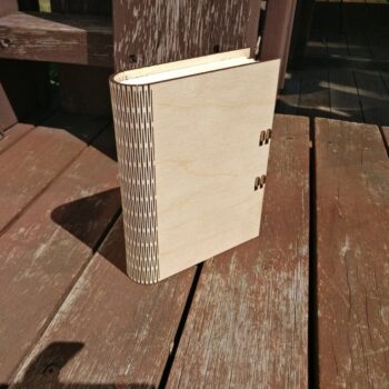 Intra απο ξύλο plywood 3mm-4mm πάχος - Κουτί βιβλίου με μάνταλο 3mm Δίασταση 30x30 cm Intraeaxys-m1d68ge7 - Image 1