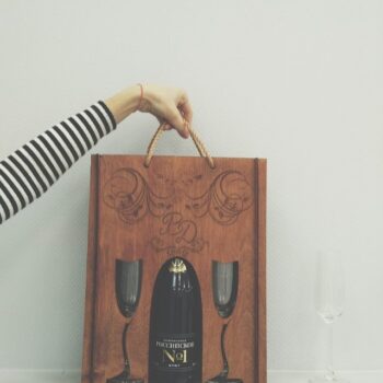 Intra απο ξύλο plywood 3mm-4mm πάχος - Θήκη δώρου για μπουκάλια Δίασταση 30x30 cm Intraeaxys-078yp4mo - Image 1