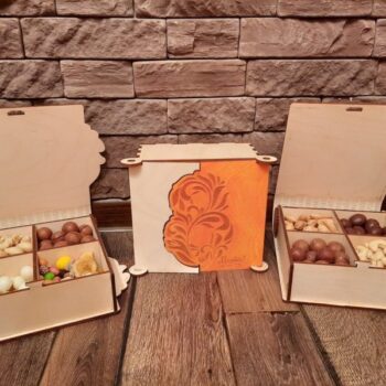 Intra απο ξύλο plywood 3mm-4mm πάχος - Ξύλινο κουτί δώρου για γυναίκα Δίασταση 30x30 cm Intraeaxys-0788y2n7 - Image 1