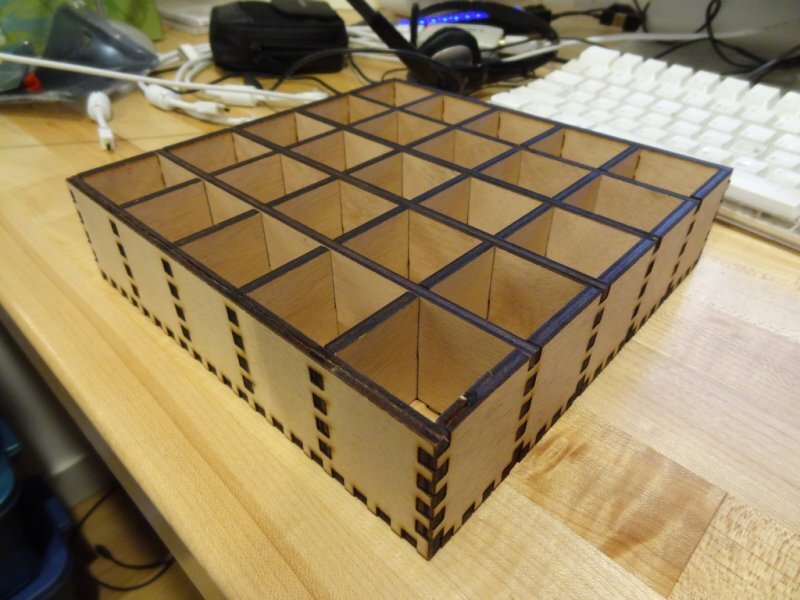 Intra απο ξύλο plywood 3mm-4mm πάχος - Δίσκοι διαμερισμάτων Δίασταση 30x30 cm Intraeaxys-joere557