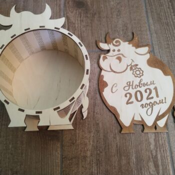 Intra απο ξύλο plywood 3mm-4mm πάχος - Ταύρος Πρωτοχρονιάς 2021 Κουτί δώρου Πρωτοχρονιάτικο Κουτί Δίασταση 30x30 cm Intraeaxys-lopq9j37 - Image 1