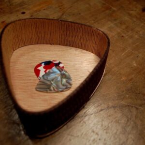 Intra απο ξύλο plywood 3mm-4mm πάχος - Καμπυλωτό κιθάρα Pick Box Δίασταση 30x30 cm Intraeaxys-eo4y4l9o