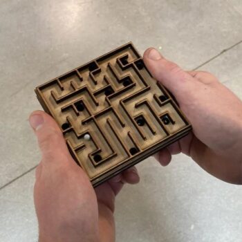 Intra απο ξύλο plywood 3mm-4mm πάχος - Λαβύρινθος δύο επιπέδων Δίασταση 30x30 cm Intraeaxys-e1g536yo - Image 1