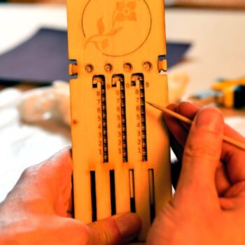 Intra απο ξύλο plywood 3mm-4mm πάχος - Addiator For Point Counting Δίασταση 30x30 cm Intraeaxys-eox89zv1 - Image 1