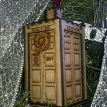 Intra απο ξύλο plywood 3mm-4mm πάχος - Στολίδι για το χριστουγεννιάτικο δέντρο Doctor Who Tardis Δίασταση 10x10 cm Intraeaxys-voq2y55o - Image 1