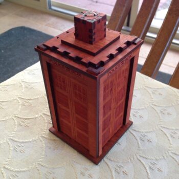 Intra απο ξύλο plywood 3mm-4mm πάχος - Στολίδι Χριστουγεννιάτικου Δέντρου Tardis Δίασταση 10x10 cm Intraeaxys-075ymq3o - Image 3